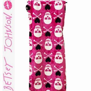 Betsey Johnson Skull & Heart Crossbones Plush Throw Blanket